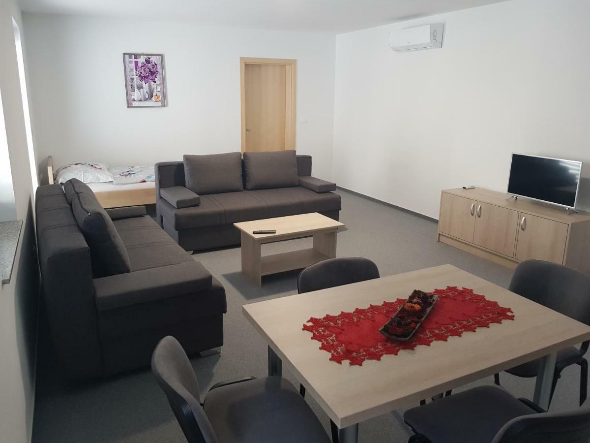 לוגאטץ Apartmaji Jankovic מראה חיצוני תמונה