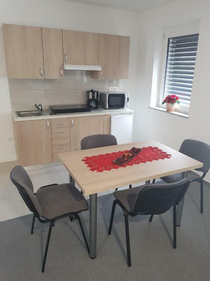 לוגאטץ Apartmaji Jankovic מראה חיצוני תמונה
